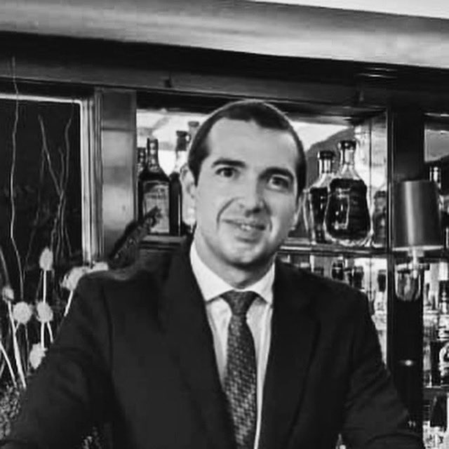 winesofeeurope's tweet photo. Introducing our specialist in #Bulgaria, @Svettlyo

Svetoslav Manolev MS is currently Head #Sommelier &amp; Wine Buyer at @flemingsmayfair. In 2019, he became the first #Bulgarian #MasterSommelier, winning the Dom @MaisonRuinart Trophy for achieving the highest score for that year. https://t.co/rsKeP8xWLd