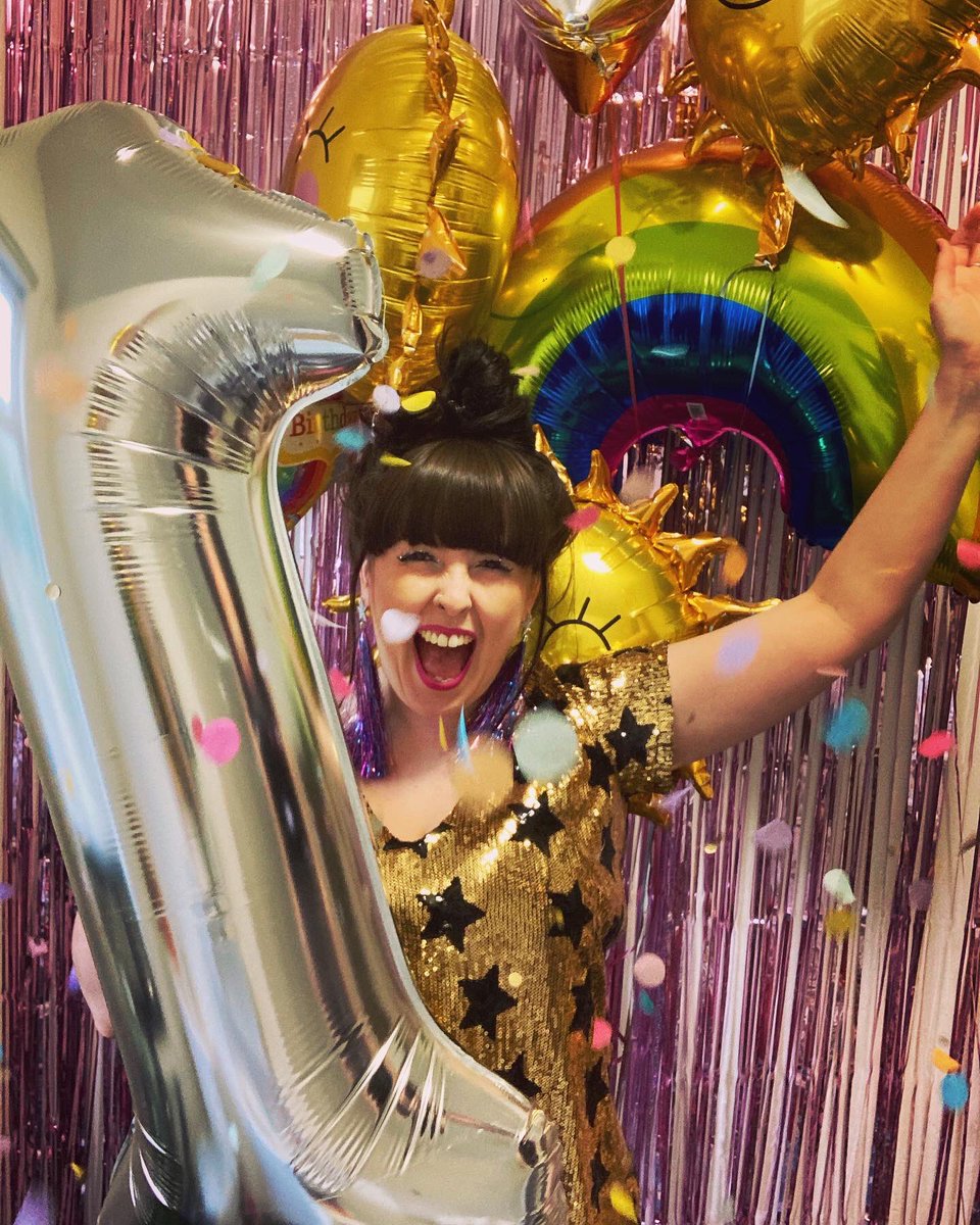 This #internationalwomensday2021 I’m celebrating myself! Last year I started my own business after being in a horrible car accident, I felt so down and needed something to bring me back to life. Today Yougotthisclub turns 1 and I am SO proud! 🌈 yougotthisclub.com