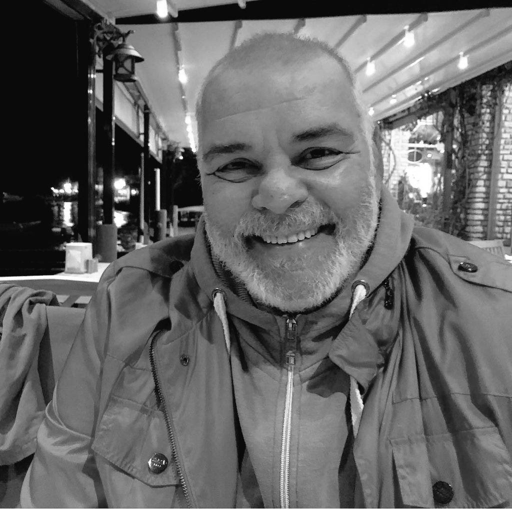 PresHaber's tweet photo. Ünlü Tiyatrocu ve Oyuncu olan Rasim Öztekin hayatını kaybetti. https://t.co/7NumGjVwWi