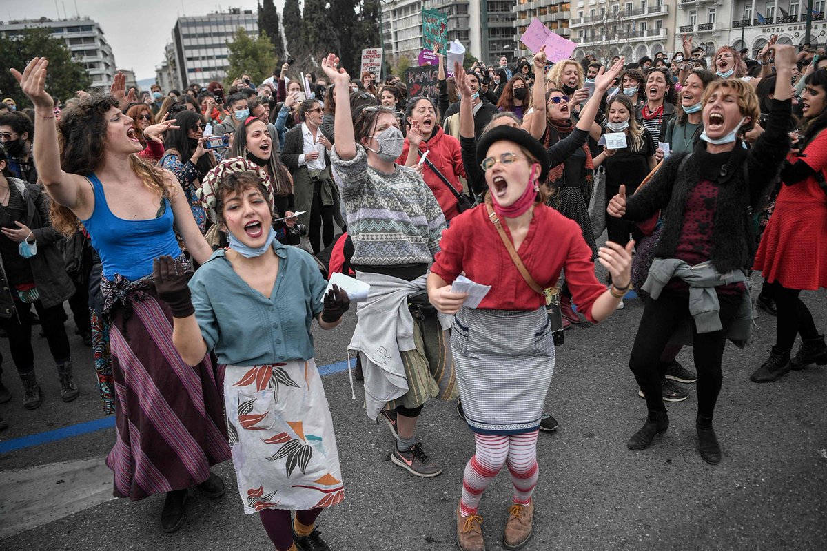 lajornadaonline's tweet photo. #GaleríaLaJornada Redes feministas conmemoran el #DíaInternacionalDeLaMujer con movilizaciones en diversas ciudades del mundo, a pesar de que algunos gobiernos llamaron a evitar conglomeraciones durante la #pandemia
Pero miles salieron a las calles.

https://t.co/pI5ARmFABR https://t.co/LkEPA2NtxE