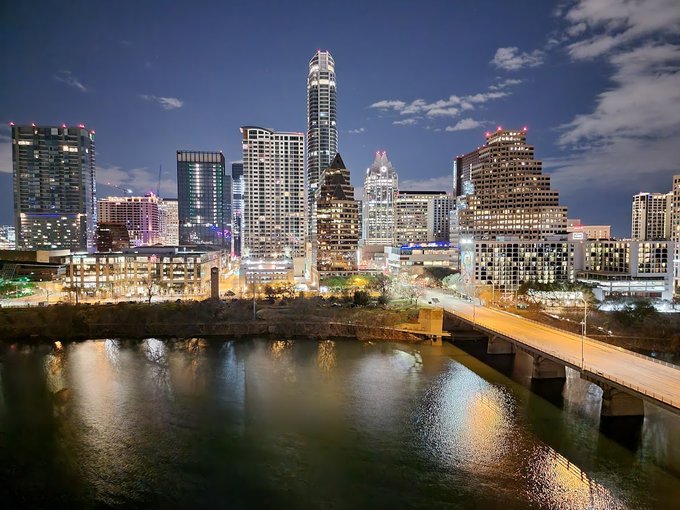 2 pic. Who wants to see more from my trip to #Austin? The #cityscape is always so pretty. Then #men were