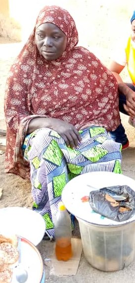 Pentaguel's tweet photo. Cameroun : La résilience des femmes déplacées de Fassao
Des milliers des femmes déplacées internes vivent dans la ville de Maroua. Il y a 7 ans, ces victimes du conflit Boko Haram ont tout abandonné pour échapper la mort. Aujourd’hui, elles essayent de se reconstruire. https://t.co/VYei470fVG