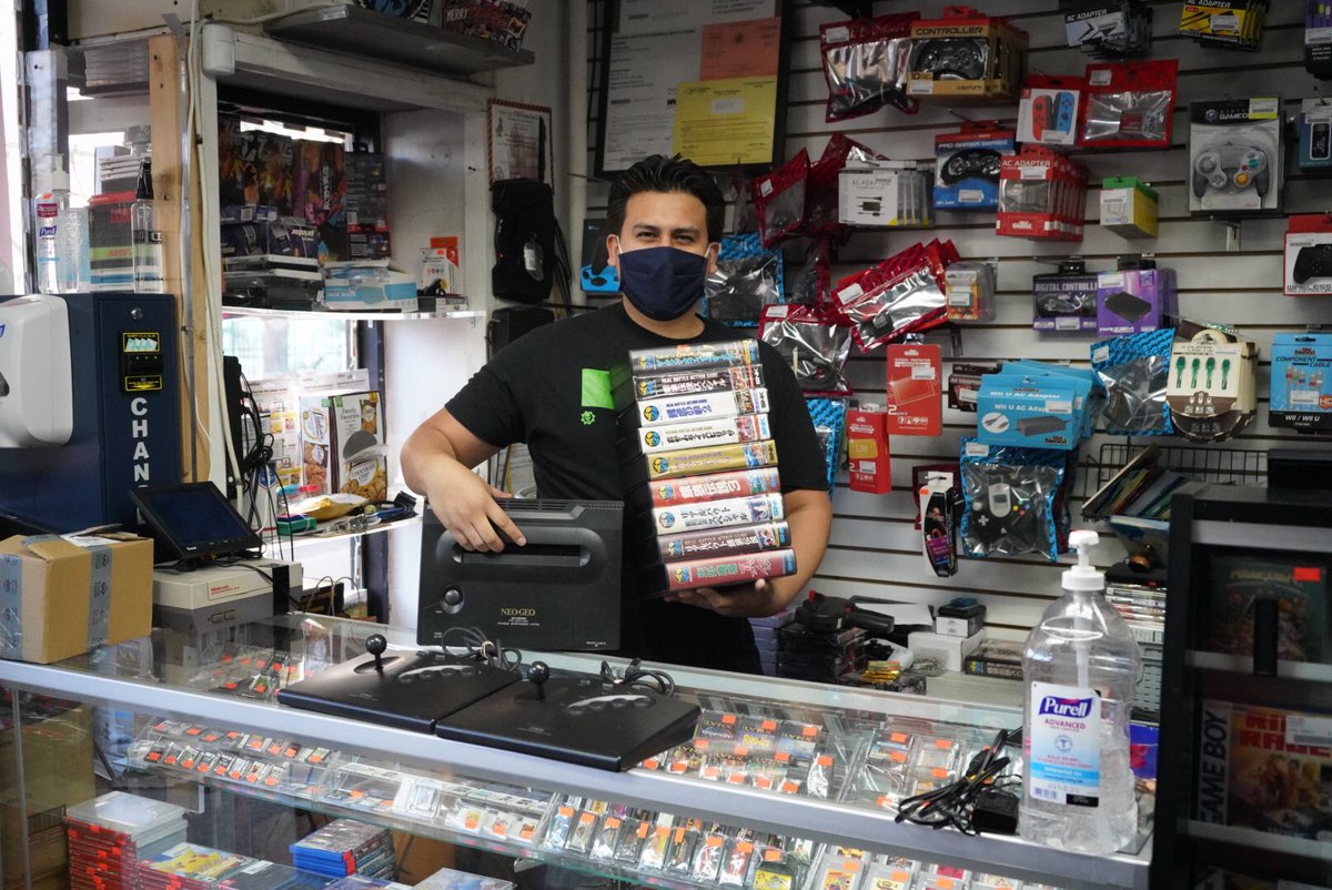 bklynvideogames's tweet photo. Van a querer o los tiro. Another small collection traded-in. #neogeo #aes #collection #buy #selll #nyc #bvg #brooklynvideogames https://t.co/XzyDd54g1y