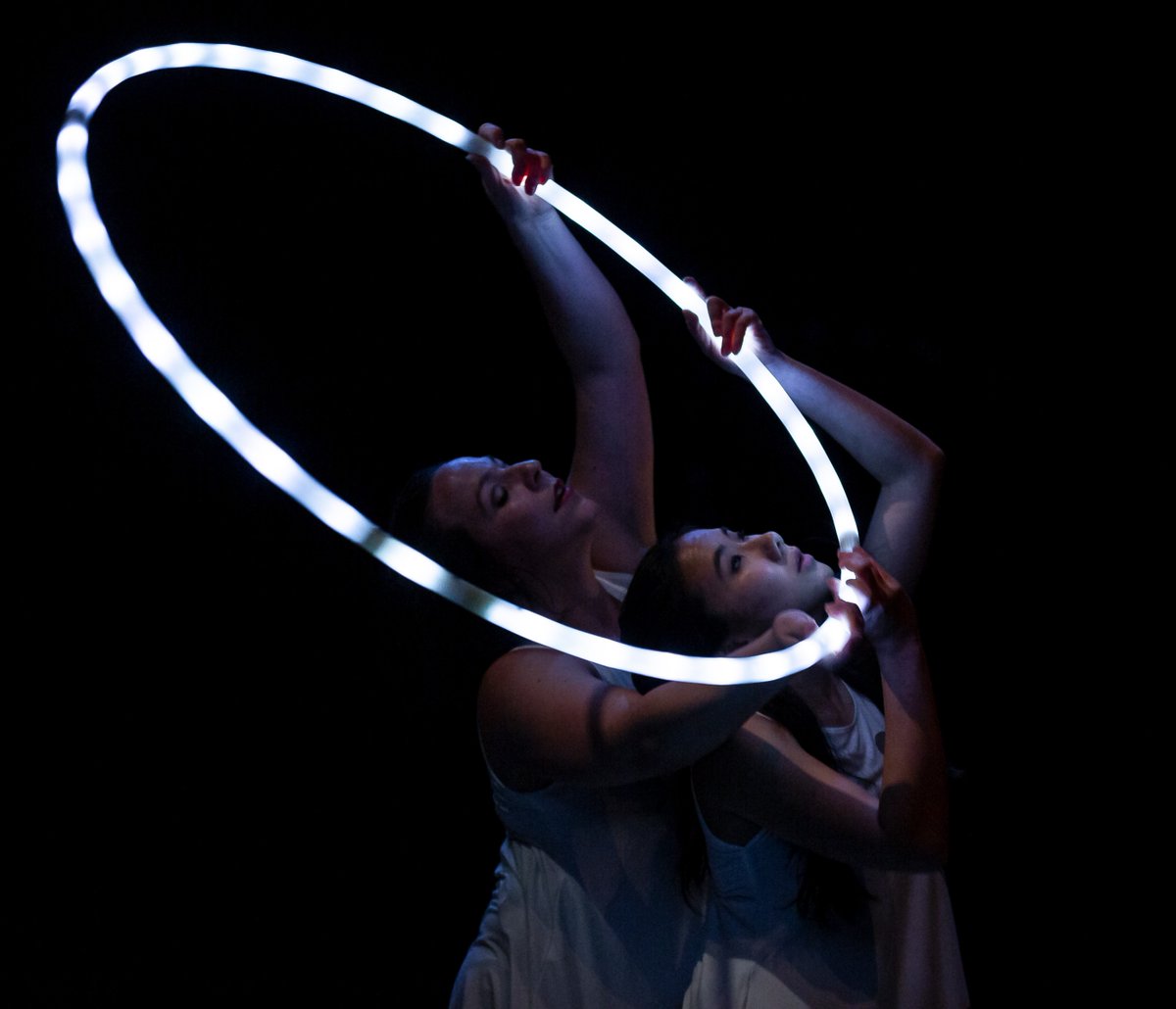 Quel bonheur de lancer notre série « Au-delà du temps » en cette Journée internationale des femmes! Cette première publication célèbre la contribution historique et indéniable des femmes au domaine des arts et de la culture. I Lois Chan &amp; Mélissa Roy, ©Jeremy Mimnagh