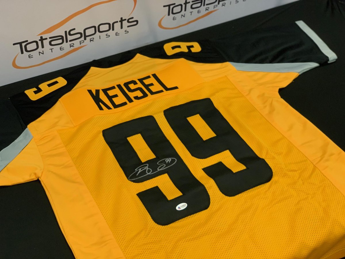 steelernation's tweet image. Today were giving away a signed Brett Kiesel Gotham City jersey. @bkeisel99 

To win you must follow us, @YINZHERS, and @TotalSportsEnt and RETWEET this post.

 #SteelersNation #Steelers

Winner announced on Wednesday