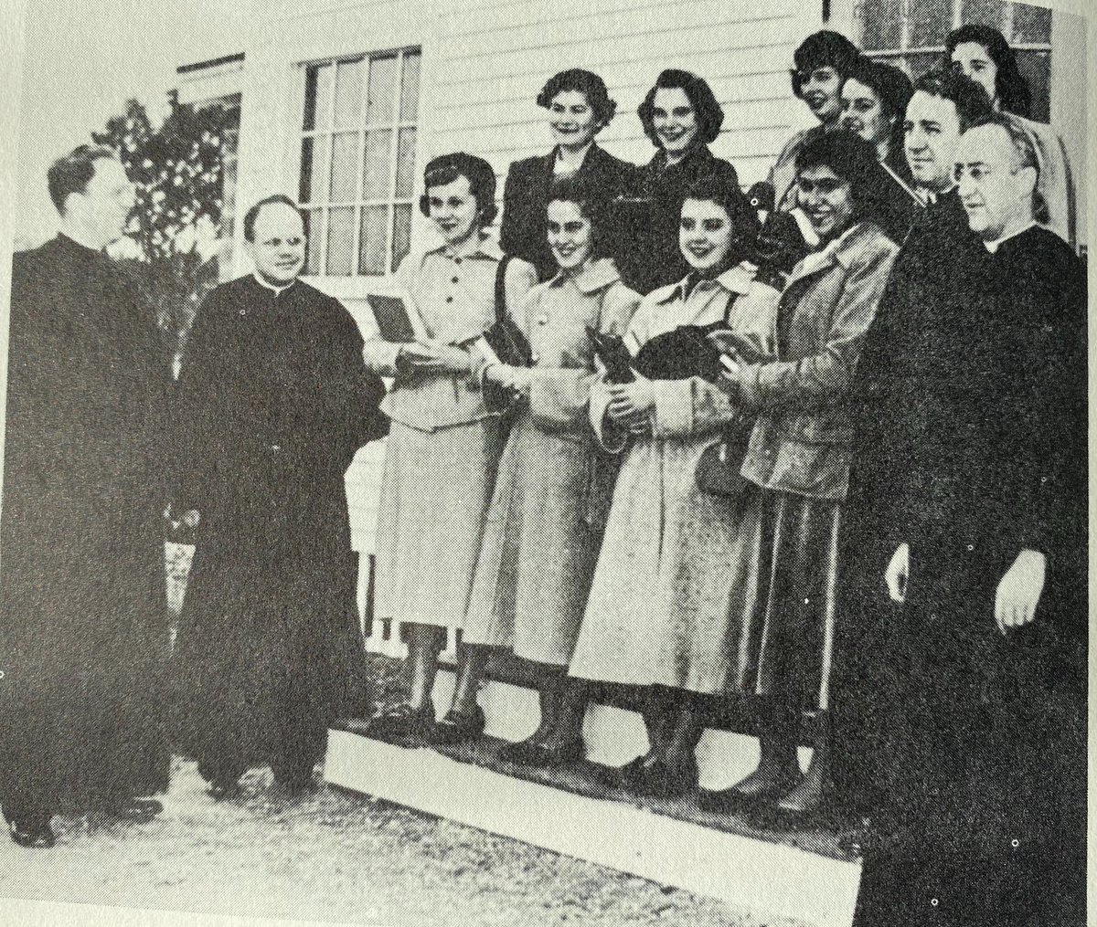 MerrimackAlumni's tweet photo. On #InternationalWomensDay, we want to share this photo commemorating the historic first group of women to enroll at @merrimackcollege in 1950. Today, we celebrate all of our Alumnae! https://t.co/9Y770qgR6Y
