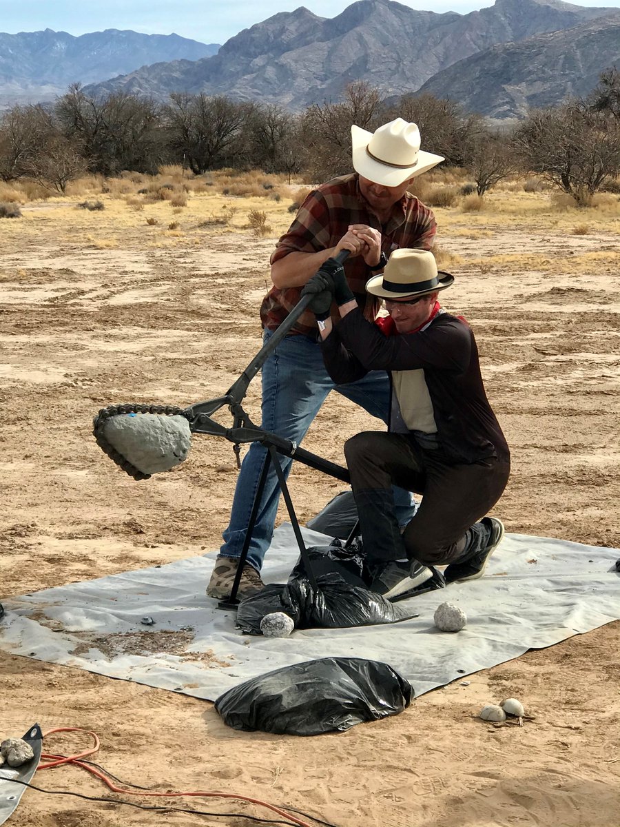 ScienceNevada's tweet image. We had a fun time breaking #geode this weekend with @Jerma895 on #Twitch. @JWBonde talked how geodes form and about the #NVSciCenter. Thank you to Jerma895 and your crew, and community for a great experience and support! #SciComm #Geology #Science #ScienceIsFun #STEM #Nevada