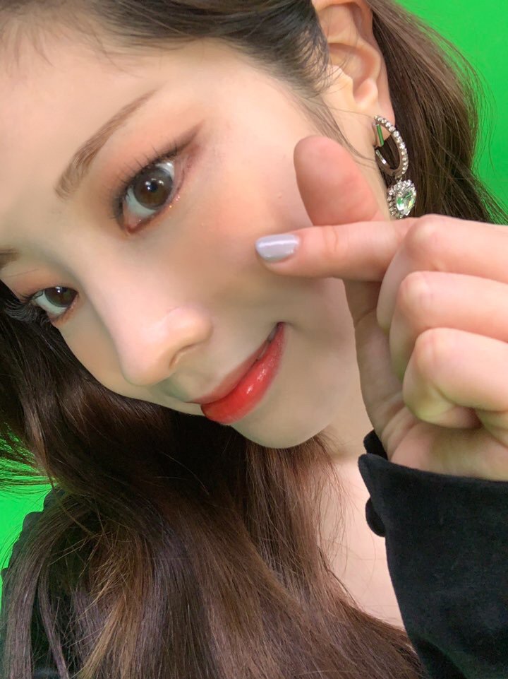 DahyunPy's tweet photo. Cute😍🙈
.
.
.
.
#TWICE #FeelSpecial #ONCE #ONCEPY #JPY #Dahyun
@Twice_PY https://t.co/e3SVvdJEky