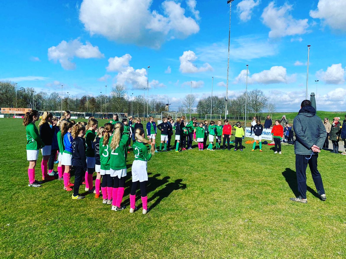 Wat gaan jullie doen met je voetbalteam om geld op te halen voor een goed doel? Kijk hier hoe kominactie.online je kan helpen een vliegende start te maken met je donatie actie👍😍