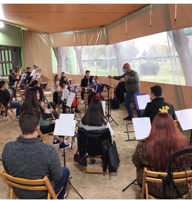 Desde en 20 de Diciembre sin ensayar. Hoy hemos vuelto. Estamos convencidos que será el inicio. #somosUMTPer@s.
<a href="/TPacheco_Ayto/">Ayto. Torre Pacheco</a> 
<a href="/daniMFH/">Daniel Martinez</a>
<a href="/RusTop/">Jesús Rus Azor</a> <a href="/eufonium_gil/">ANTONIO GARCIA GIL</a> <a href="/anahmpacheco/">Ana Hernandez</a> <a href="/AlexNS85/">Alejandro Nieto</a> <a href="/Pedro_NietoS/">Pedro Nieto Sanchez</a> <a href="/TeresaMartiinez/">Teresa</a> <a href="/zamora_mur/">juan antonio zamora</a> <a href="/maaria1899/">María Zamora</a>