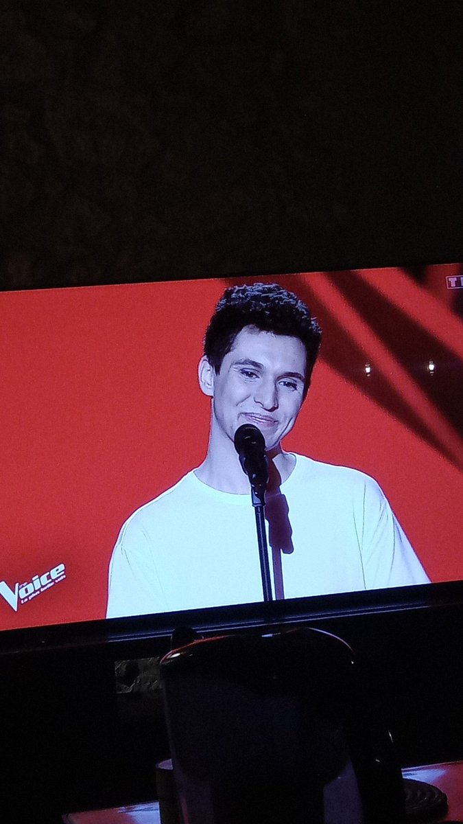 FlixOnTheFlux's tweet photo. #TheVoice
Mais d'où ils se retournent pas c'est ABUSÉ SA MÈRE https://t.co/fhDCKVJkts
