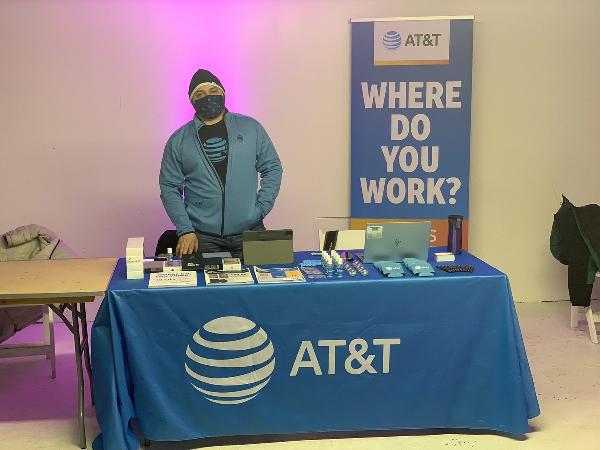 FranquizRobert's tweet photo. Out here in the Bronx working the pop up shop working the CRU Sole prop and IRU angle!! Let’s gooo!!! @JuanMunoz_Sig @bashar_yazgi @judy_cavalieri @Danny_Perez_01 @Ale_ValdezNYC https://t.co/ldYPnQRaQ1