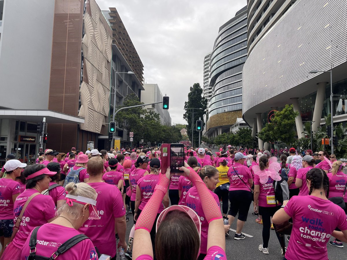 CoolDadfromOz's tweet photo. #chicksinpink #BreastCancerAwareness https://t.co/HZCcEiJrNC