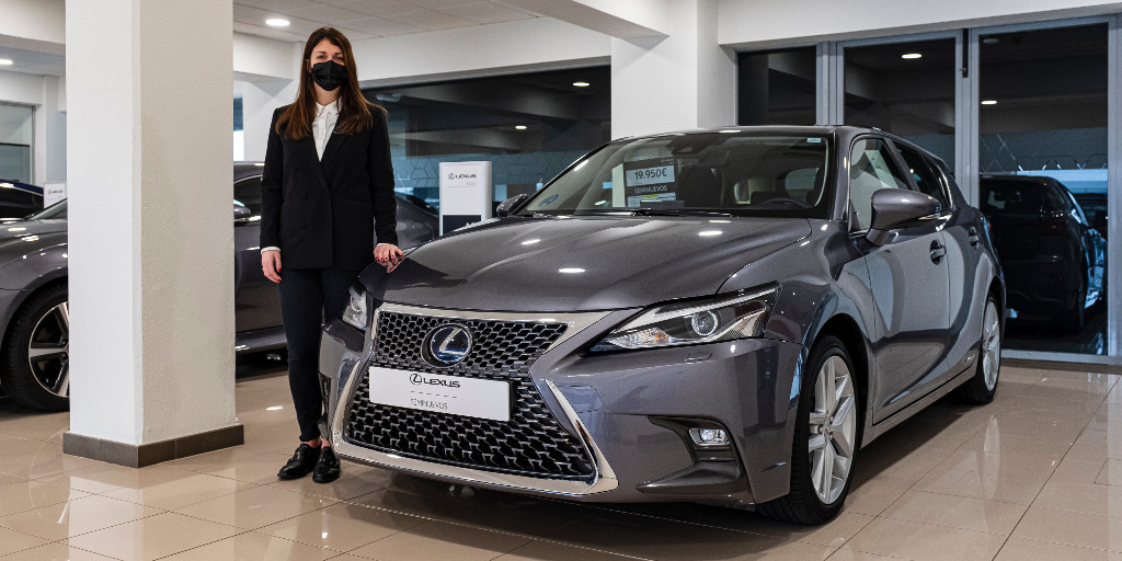 𝘋𝘰𝘮𝘪𝘯𝘢 𝘭𝘢 𝘤𝘪𝘶𝘥𝘢𝘥 𝘤𝘰𝘯 𝘦𝘴𝘵𝘦 𝘓𝘦𝘹𝘶𝘴 𝘊𝘛 200𝘩 𝘌𝘹𝘦𝘤𝘶𝘵𝘪𝘷𝘦 𝘱𝘰𝘳 𝘴𝘰𝘭𝘰 19.950€.
¿Te interesa? 📲 669 847 387  
ow.ly/KdNt50DNHPP
#lexusCT #lexusgalicia #lexusbreogan #lexusseminuevo #lexusselect #vehiculoshibridos #seminuevo #grupobreogan