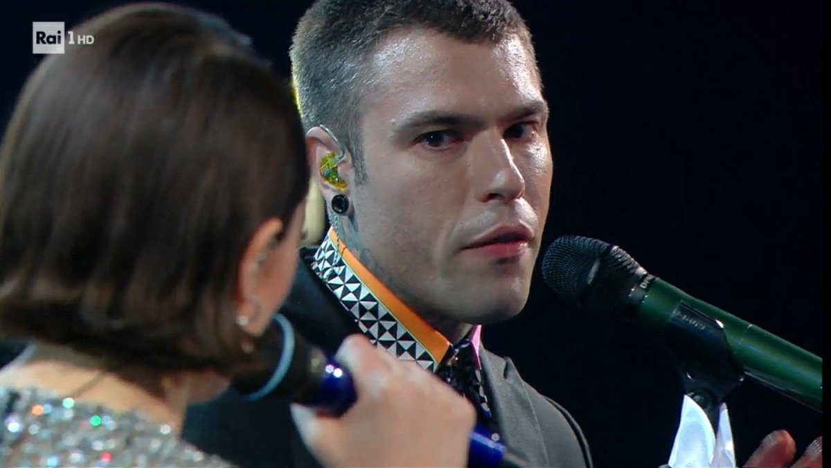 vale_enne's tweet photo. Ogni volta che la Vanoni sta per aprire bocca tutti:
#sanremo2021 https://t.co/tfDJk2jWPF