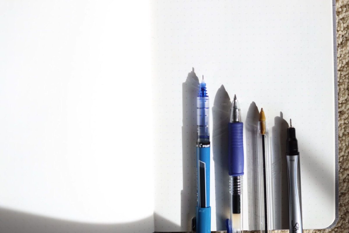ThePostcardClub's tweet photo. What's your s̶w̶o̶r̶d̶ pen of choice? #tpc #penpals #pens https://t.co/6T9b81azpV