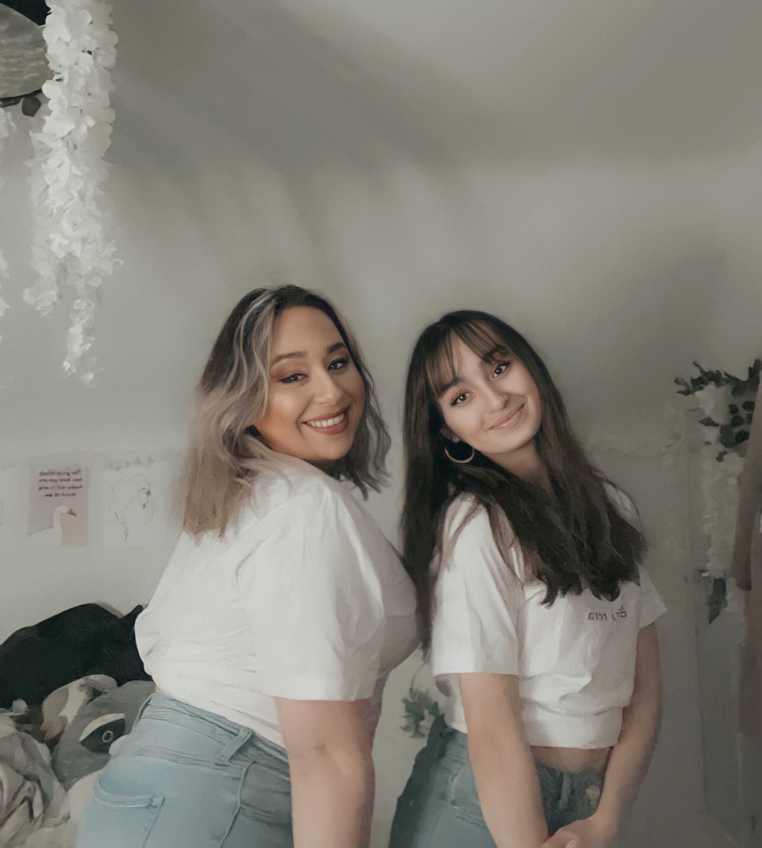 deltazetauw's tweet photo. 𝘏𝘦𝘳𝘦’𝘴 𝘵𝘰 𝘺𝘰𝘶, 𝘩𝘦𝘳𝘦’𝘴 𝘵𝘰 𝘮𝘦, 𝘣𝘪𝘨 𝘢𝘯𝘥 𝘭𝘪𝘵𝘵𝘭𝘦 𝘸𝘦’𝘭𝘭 𝘢𝘭𝘸𝘢𝘺𝘴 𝘣𝘦💕 https://t.co/u2EUCkD6kK