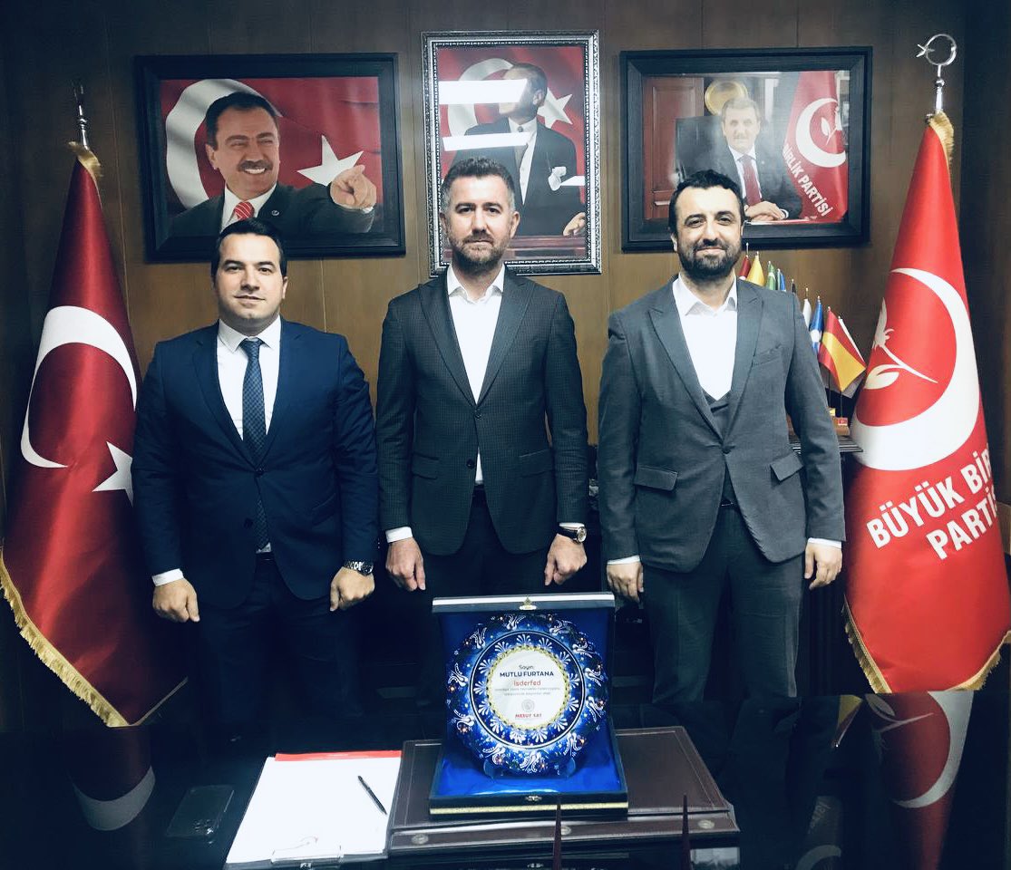 mutlu_furtana's tweet photo. Bu gün ziyaretleriyle bizi ziyadesiyle mutlu eden İstanbul Sivas Dernekler Federasyonu Başkanı Mesut Şat ve dernek yöneticilerimize çok teşekkür ediyorum. Biz birlikte güçlüyüz👍👍#isderfed https://t.co/fSTFP7n1nq