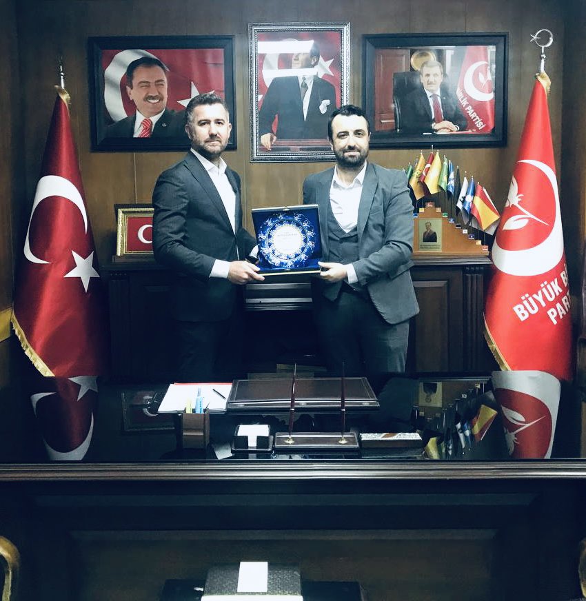 mutlu_furtana's tweet photo. Bu gün ziyaretleriyle bizi ziyadesiyle mutlu eden İstanbul Sivas Dernekler Federasyonu Başkanı Mesut Şat ve dernek yöneticilerimize çok teşekkür ediyorum. Biz birlikte güçlüyüz👍👍#isderfed https://t.co/fSTFP7n1nq