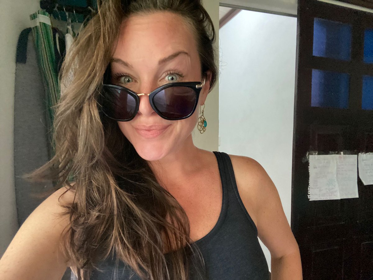‘LIFE IS HAPPENING FOR YOU’ - not to you! 
This is a moment to moment wake up call or realisation of course😂
My new mantra- 
“I TRUST MY LIFE IMPLICITLY.” -Game changer! 
This is the smart and energising response to life’s numerous challenges😉❤️
Stay faithful✨🧘🏻‍♀️✨