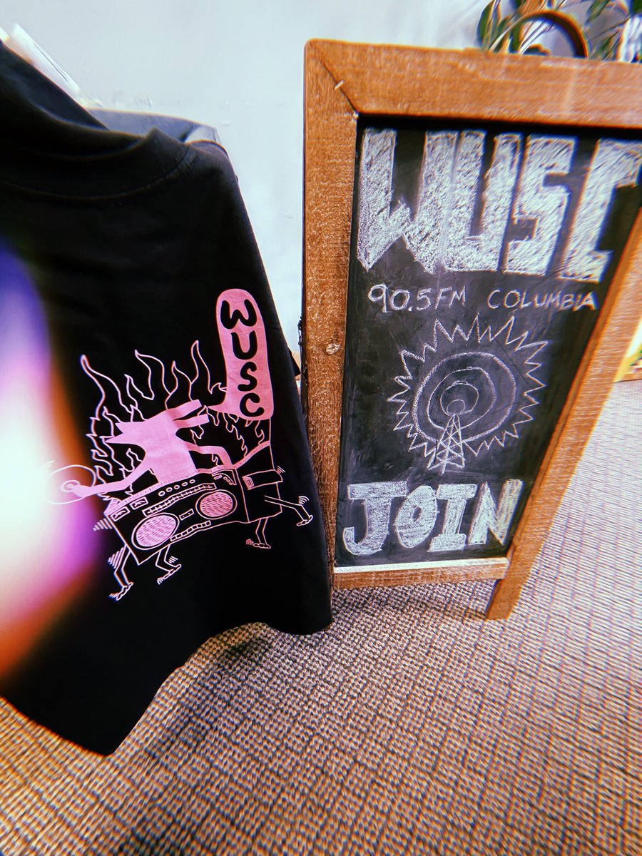 benspells_'s tweet photo. A great day for @WUSCFM DJ merch distribution!! https://t.co/sQD2mQLCOA