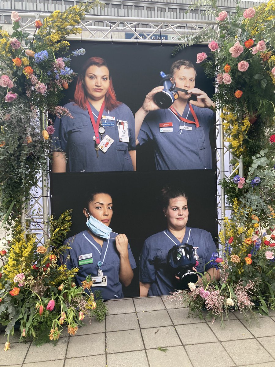 Fin hyllning till pandemins hjältar på Sergels torg idag... <a href="/Interflora/">Interflora ❤️</a> #COVID19