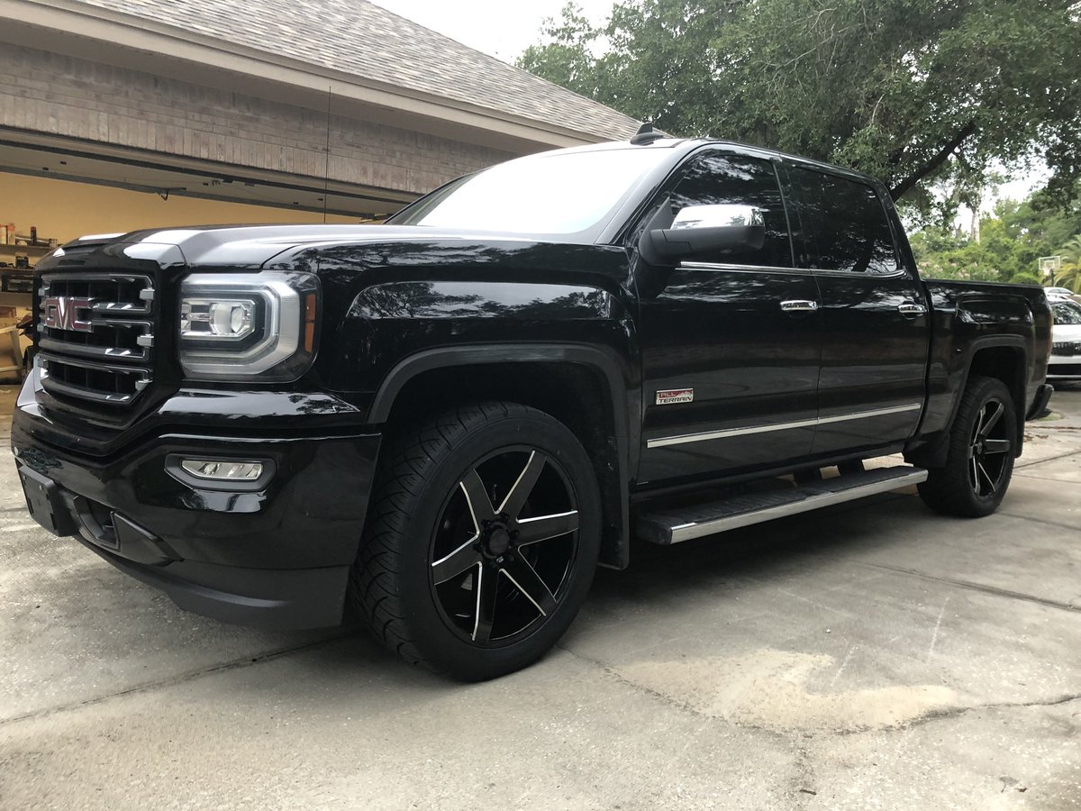 @MoeSargi Here’s my 2016 GMC SIERRA! it’s the same as a Chevy Silverado. Love this truck!