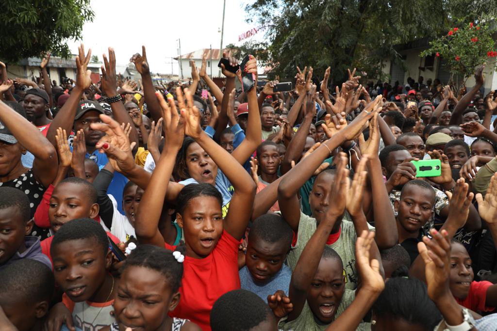 moisejovenel tweet picture