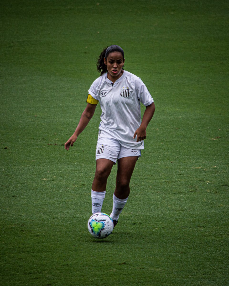 timecatimba's tweet photo. Dia de #timecatimba no templo sagrado do Rei do Futebol. Produção de conteúdo para a In The Game com as Sereias da Vila sub18, as Sereias da Base! ⚽️👑
📸 @wasconcelos
#sereiasdavila #inthegame #santosfc #fotografiaesportiva #futebol #futebolfeminino #vilabelmiro https://t.co/NykE8SHVPI
