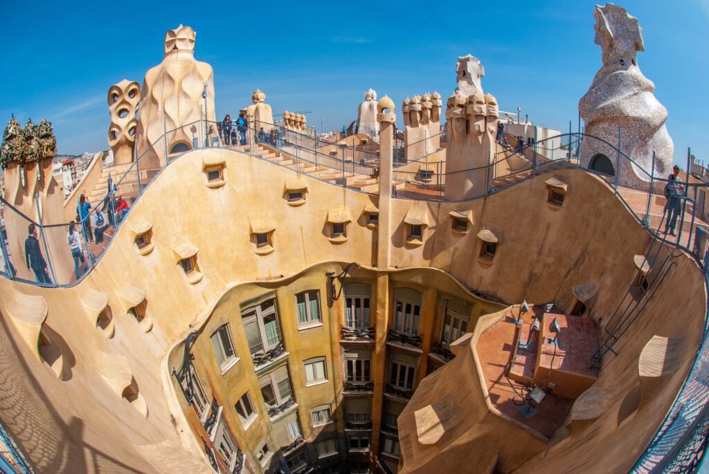 Gaudí and Barcelona, Barcelona and Gaudí. 

Gaudí is synonymous with this bustling Spanish city and every Barcelona itinerary should include a visit to some of his works. #feastfortheeyes 

#gaudi #barcelona #parkguell #casabatllo #lasagradafamilia #art #traveldiscoveries #spain