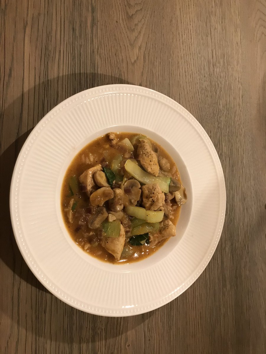 Smakelijk!! Oranjehoen op Thaise wijze, lekker pittig🌶 Van mij mag deze (h)eerlijke kip iedere week in de <a href="/boerschappen/">Boerschappen</a> box 🍽 <a href="/leendersJohan/">JohanLeenders</a>