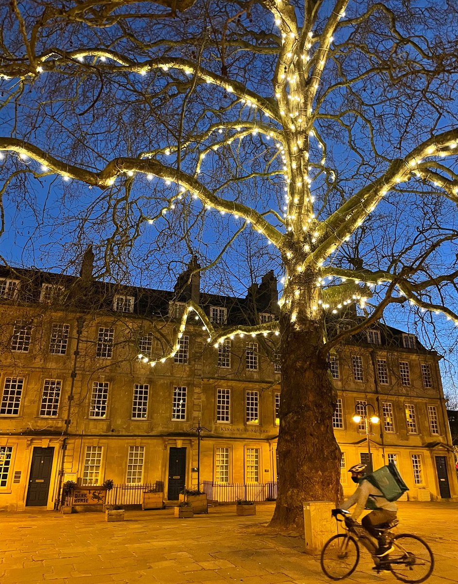VisitBath's tweet photo. It's in the evening that the Kingsmead Square tree shows its sparkly side. 🤩
📷 Anna (@ms_golightlyy on Instagram) https://t.co/Lzpwwc2Ypq