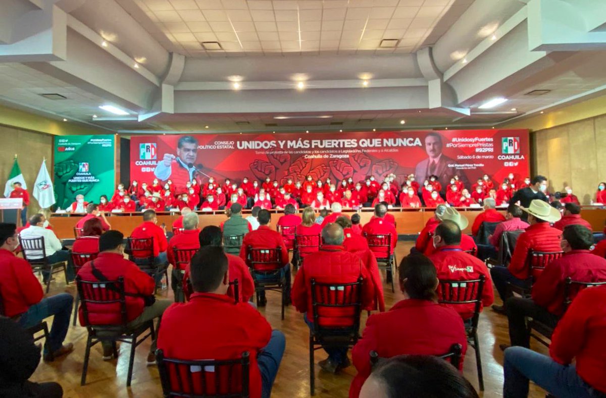 manolojim's tweet photo. Presentes en el Consejo Político Estatal “Unidos y más Fuertes que Nunca” @PRICoahuila. #92PRI https://t.co/SJrrUuUCFt
