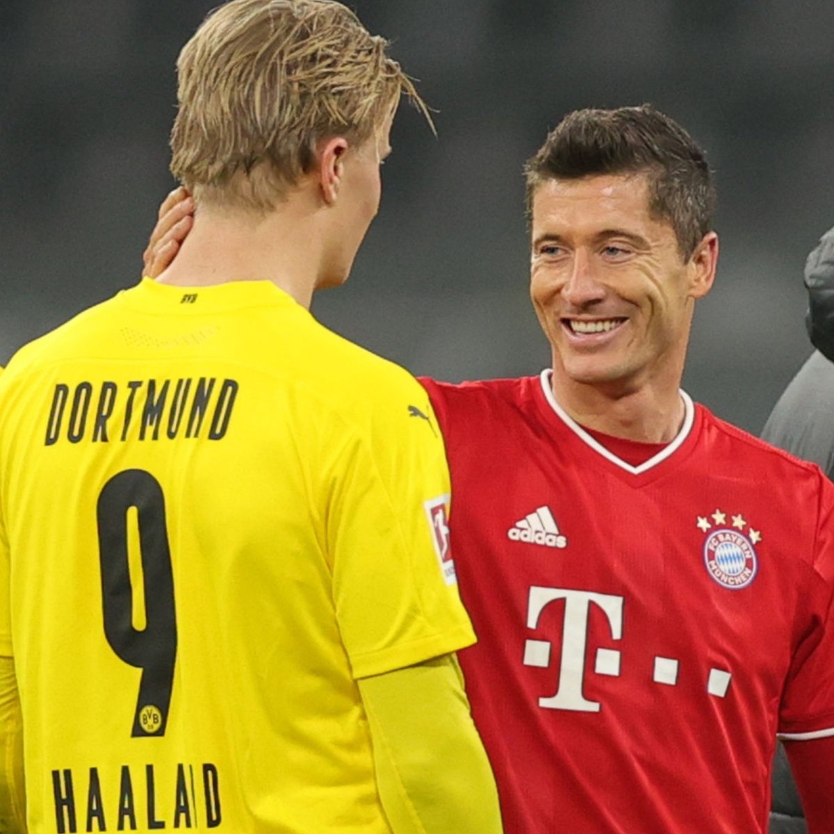 InvictosSomos's tweet photo. Robert Lewandowski 2-2 Erling Haaland. https://t.co/GW6ldDoCyT