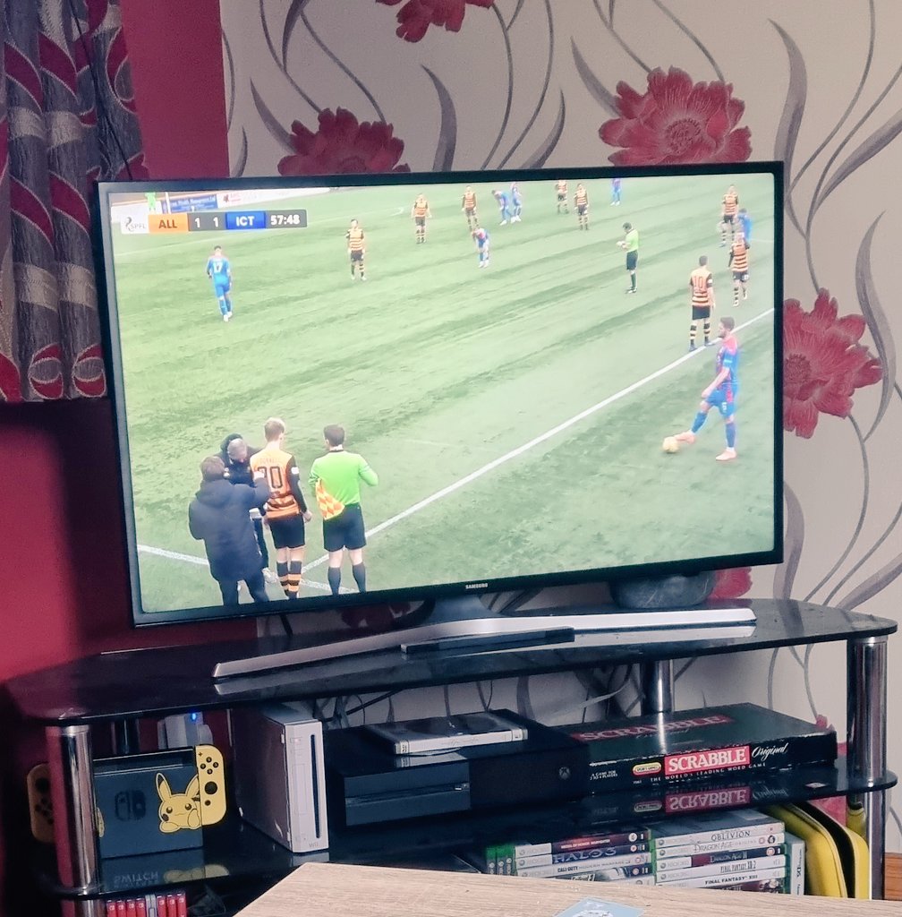 EmmaRoddickSNP's tweet photo. I really miss sitting in the North Stand cheering on #ICTFC. Home with a Hastie & Dyce pie and a laggy stream isn't the same, but it's safe.
Breaking COVID rules doesn't make you a bigger fan. It makes you irresponsible, and shows up your club as well as yourself.
#SupportSafe https://t.co/VQI6HTXjMW