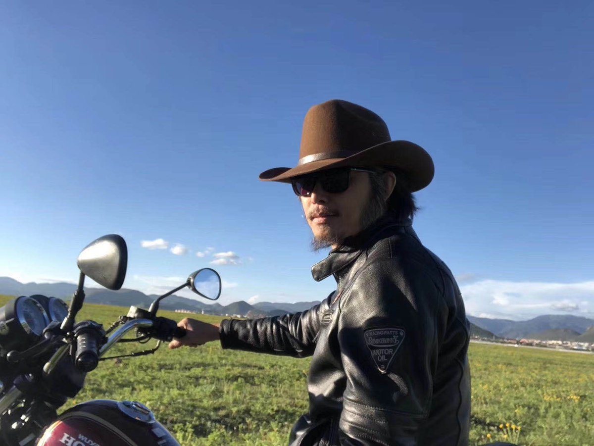 華湧on Twitter 华涌52岁 身高190cm 体重80kg 会画画 爱旅行 吸烟 不喝酒 单身 欲寻一位台湾女子谈一场以结婚为目的恋爱 非诚勿扰