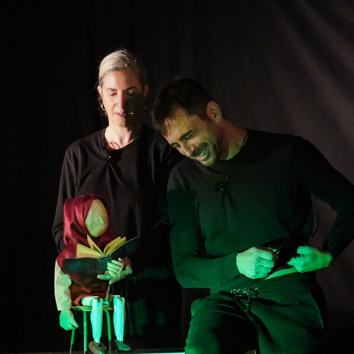 TeatreElMusical's tweet photo. Així ha estat la visita de Hamila de @larepublicadellapiz i @granersdecreacio al TEM. 
Continuem demà diumenge a les 12h!

🎟 6€ https://t.co/nLLM8kDAWn

#teatre #TEM #TeatreElMusical #Culturasegura #CulturaNecessària #ProgramacioTEM #teatreviu https://t.co/lgNdNfQR4g