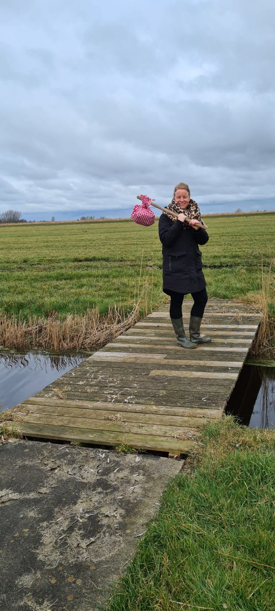 FamilieHoltrop's tweet photo. Beleef het zwerverspad. Op avontuur door groene weilanden. Genieten van de pracht en de praal van de prachtige boerderij #natuur #lente  https://t.co/kTA3WOC9pj https://t.co/Zb3QrBU3GV