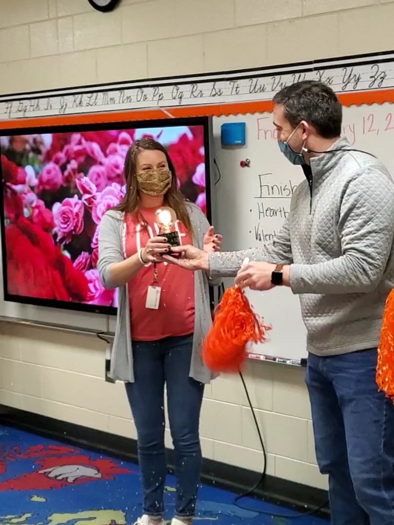 a5disteam's tweet image. Congrats🎉🎉 to our A5 February Illuminator Educators! Learn more about the impact of these exceptional educators in The Innovator Magazine!
flipsnack.com/TheInnovator/t… 
 #vision5 @AndersonFive @superwilsonA5 #loveSCschools @DenielaColling1 @John_Garrett_5 @MidwayStingers