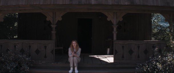 greasybang's tweet photo. I don’t watch the show but she’s sitting outside Country Bear Jamboree right? https://t.co/lPVq4iqKLz