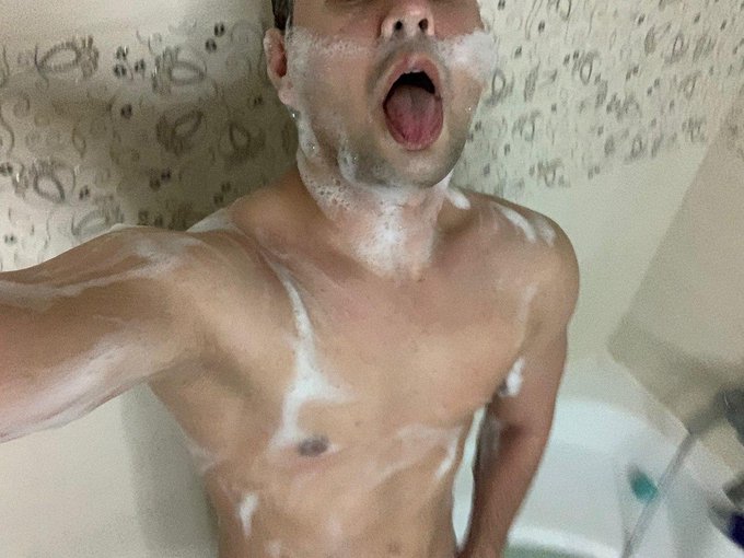 https://t.co/33cm34rb2x

follow me guys! watch my stream!

#german #bigcock #hairy #cum #usa #french