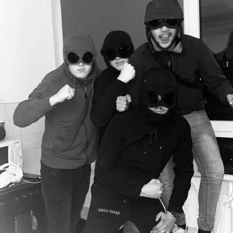 harambebe1's tweet photo. Harry Utrecht 😅😂🥲 https://t.co/Xxb5EUZkpt