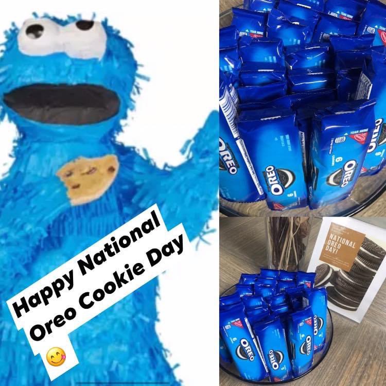 Cookieeeeees!!! Happy National Oreo Cookie day ~ stop by the garage level and get your cookies. 😋