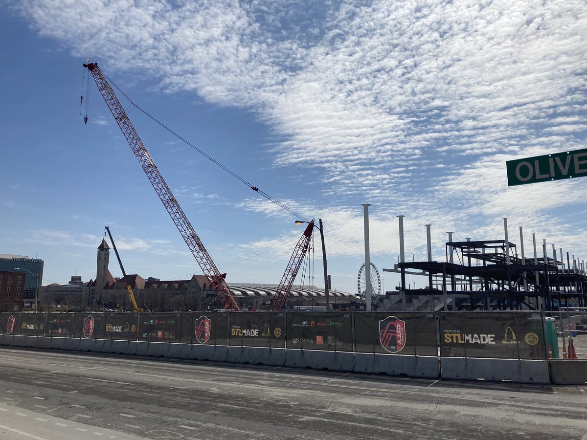 runningstl's tweet photo. 10k run around @downtownstlouis . @stlcitysc stadium construction is coming along. #runstl #stl #stlouis #cityrunning #urbanrunning #runningstl @mls #stadiums #construction https://t.co/yZoBv1kdFo