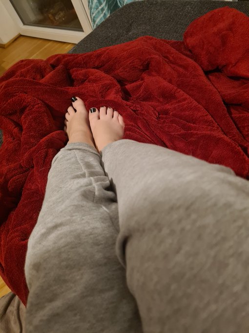 Den Abend ausklingen lassen 🥰
#Füße #Feet #Slave #feetslave #feetdomme #Sklavengesucht https://t.co/