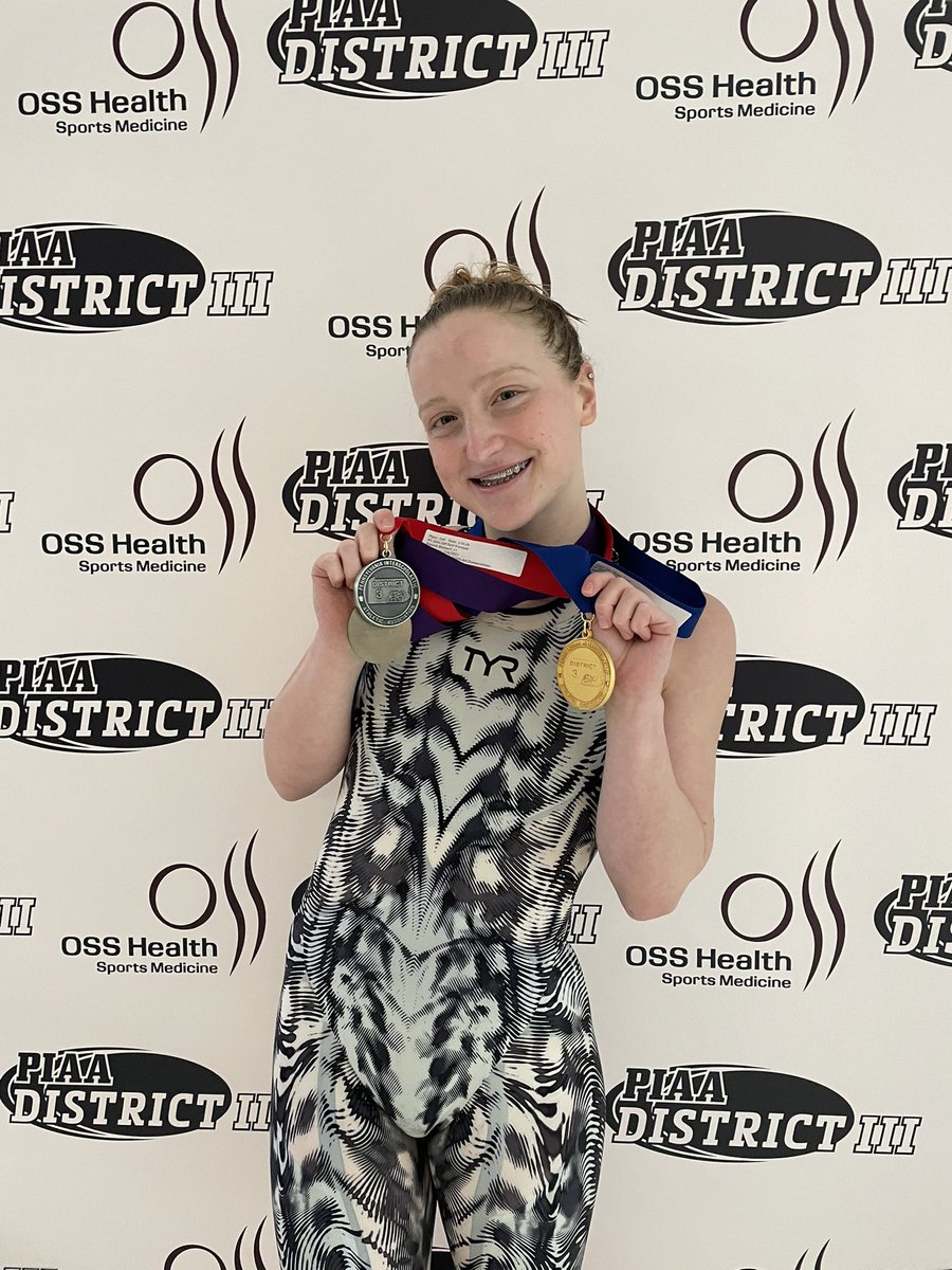 💥District Champ💥 Congratulations <a href="/HannahBrainard3/">Hannah Brainard</a> for placing first in the 100 freestyle!!🎉🏊‍♀️🥇