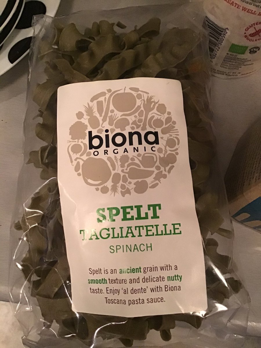 KrisTheVegan's tweet photo. . @Riverford #zerowastebox @biona @Myprotein #myvegan #alestowalnuts @sainsburys #ilchestercheese https://t.co/xymtMDQLby