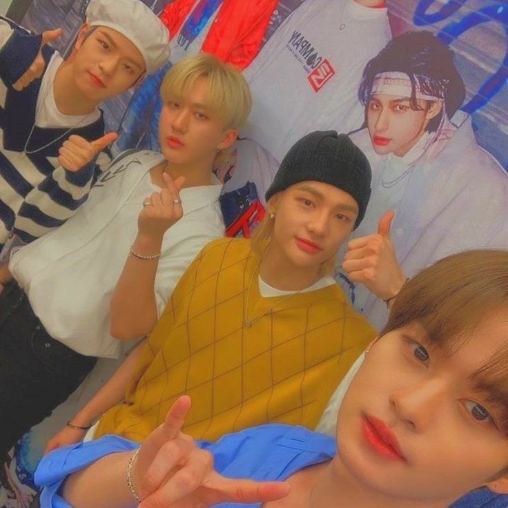 schlbbj's tweet photo. Stray kids y sus 32 géneros musicales 
thread 2 
@Stray_Kids https://t.co/QLD4zK4MFW