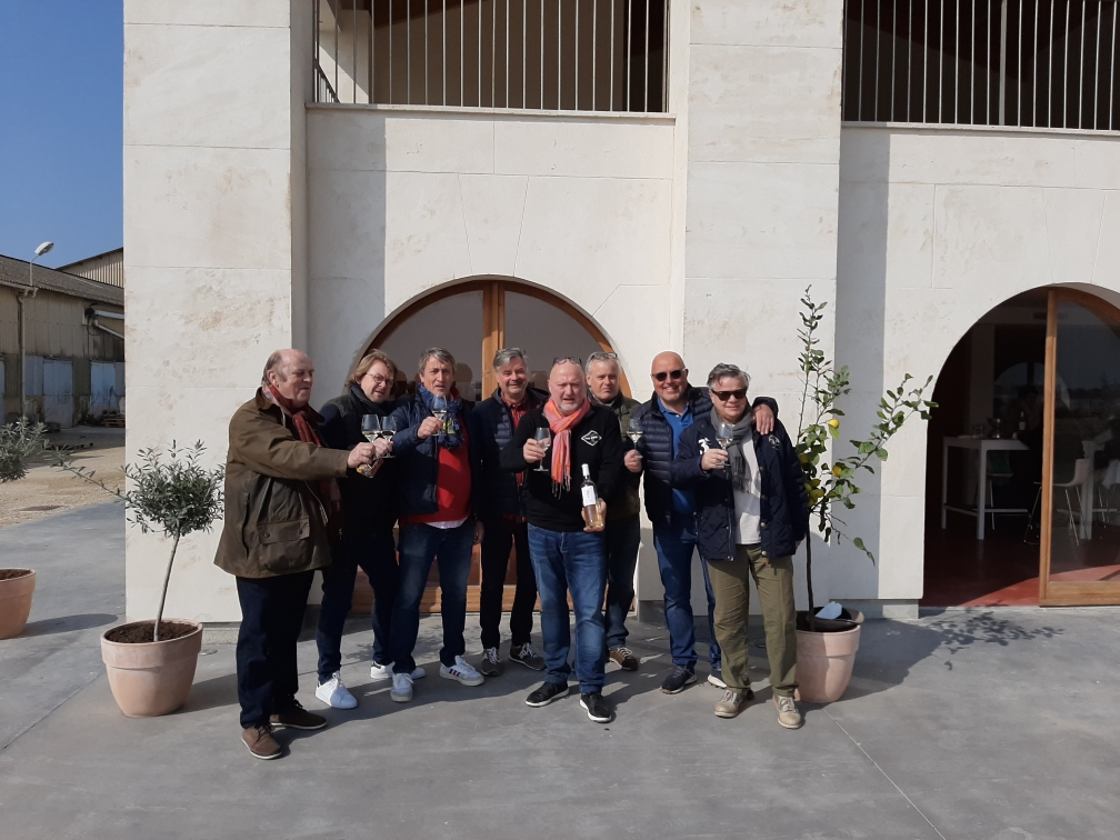 Journée découverte pour les vins des salins et la cuvée Saint Louis avec 9 chefs:  @guillaumesourrieu  , @eric_delerue,  Jean Pierre Jacob, Jean Christophe Lebascle , <a href="/JeromeGagneux/">Jerome Gagneux</a> Jean Jacques Noguier , Geneviève pour Le Scub (Saint Tropez),Pablo canals  vindessalins.com