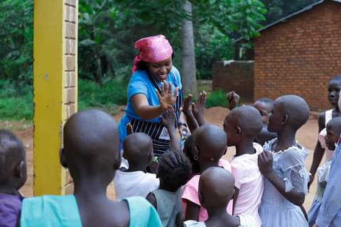 gracenakimera7's tweet photo. Having fun with my children #TuryeDance
Subscribe to my channel and be the 1st to watch my latest video
https://t.co/c9snPIQU6l
#unconditionallove #GoodVibes #2021 #NewMusic #Twalibaddewa #KabakaKristo #Yansasira #Anviriddeyo #GMP_Promotions https://t.co/tAcku7B5yQ